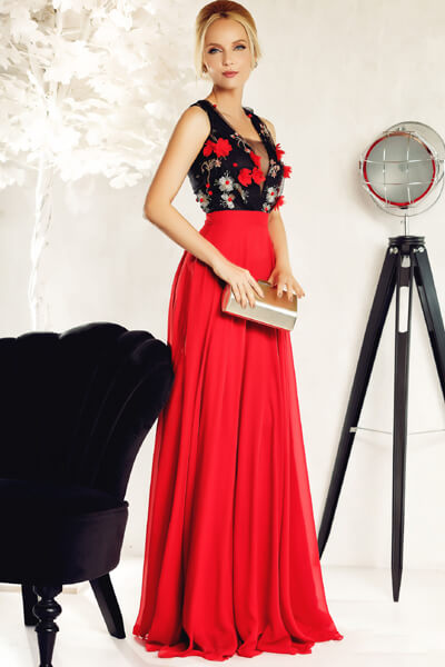 Rochie Fofy rosie de ocazie din voal captusita pe interior cu insertii de broderie