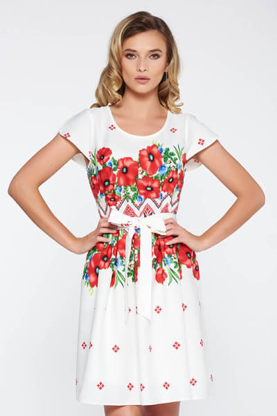 Rochie rosie de zi in clos din material neelastic captusita pe interior accesorizata cu cordon