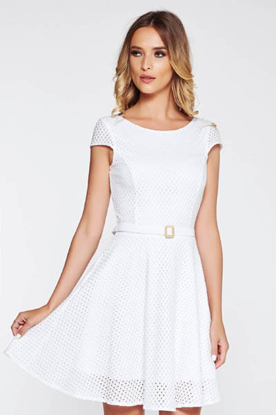 Rochie StarShinerS alba de zi in clos din bumbac neelastic captusita pe interior cu accesoriu tip curea